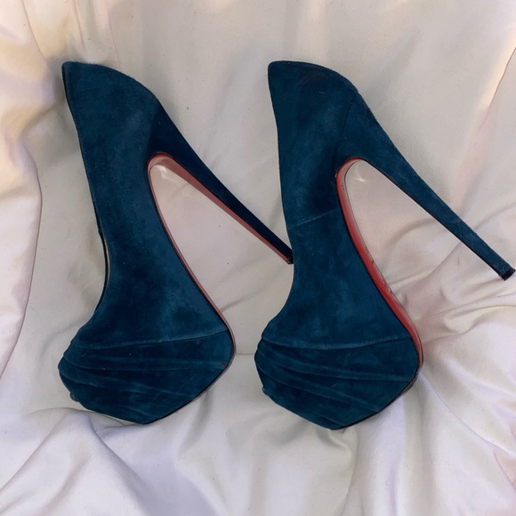 Louboutin Suede Daffodil Peep Toe Platform Pump - Picture 1 of 8